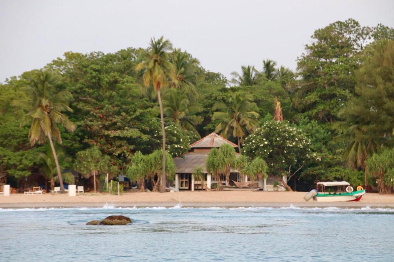 Moon Isle Beach Bungalow Nilaveli Exterior foto