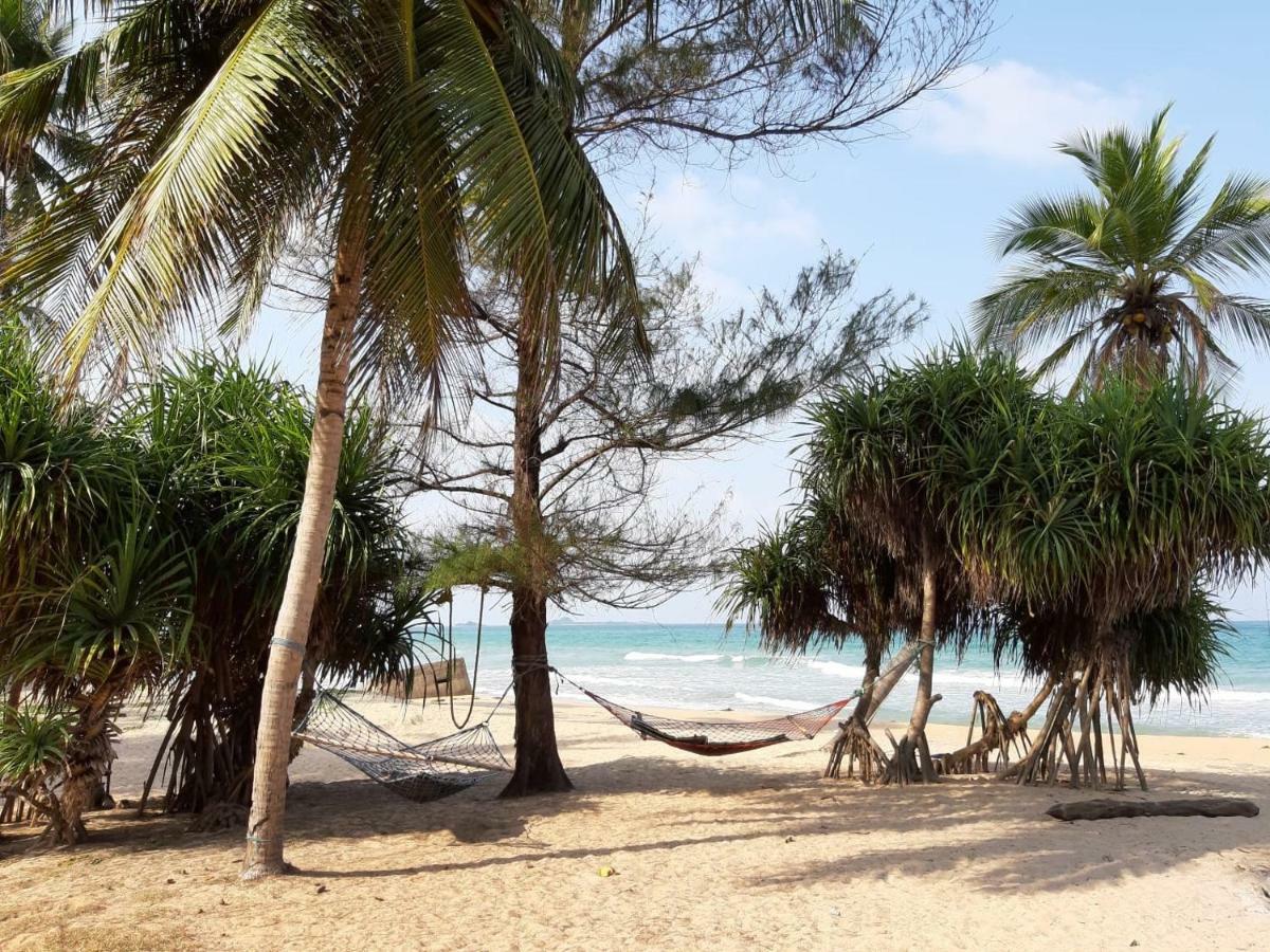 Moon Isle Beach Bungalow Nilaveli Exterior foto